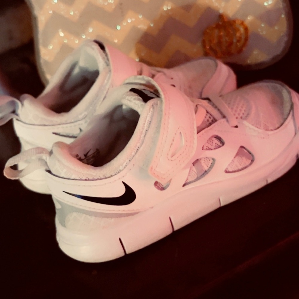 Little Boys Nike tennis shoes size 10